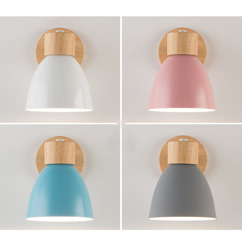 Wandlamp met schuin arm en conische kap