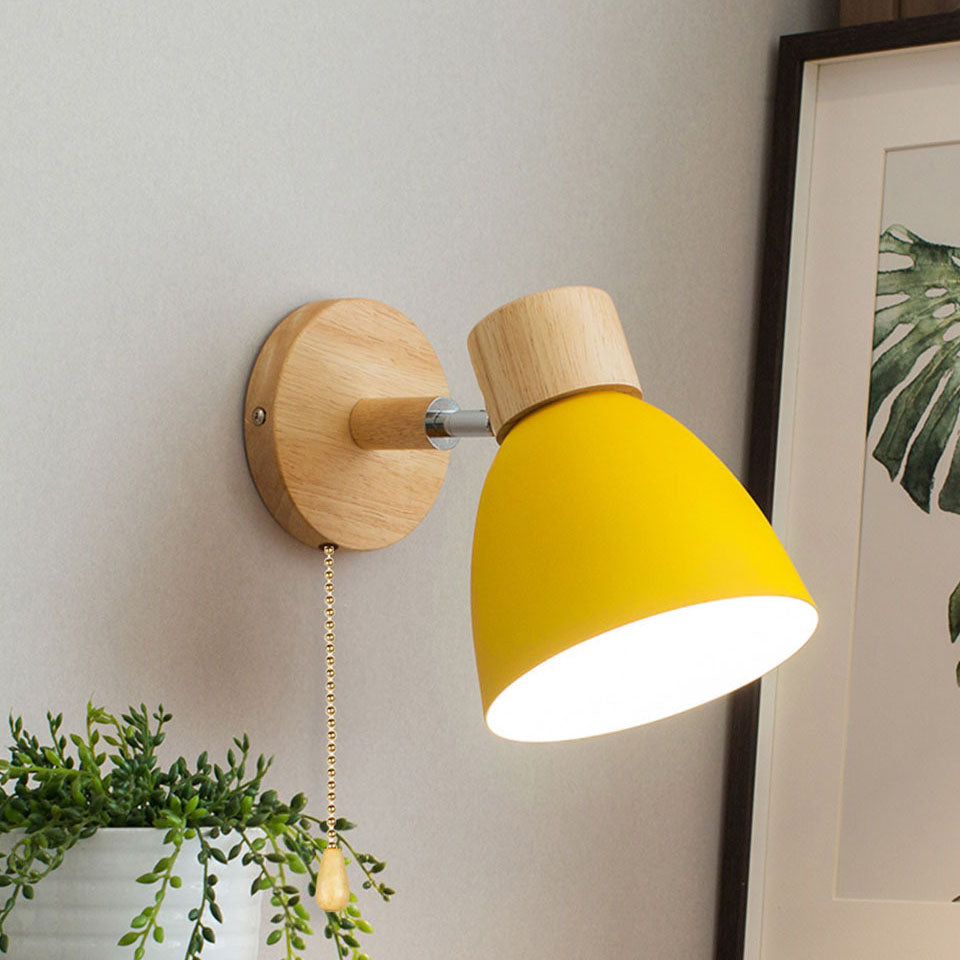Wandlamp met schuin arm en conische kap