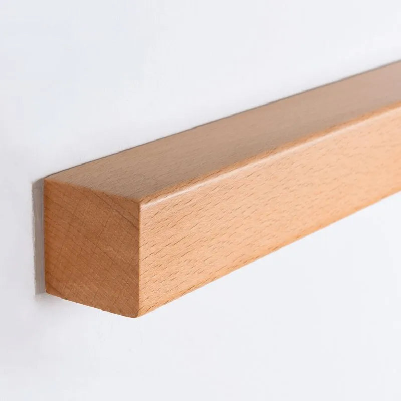 Lineaire wandlamp boven spiegel met houten behuizing