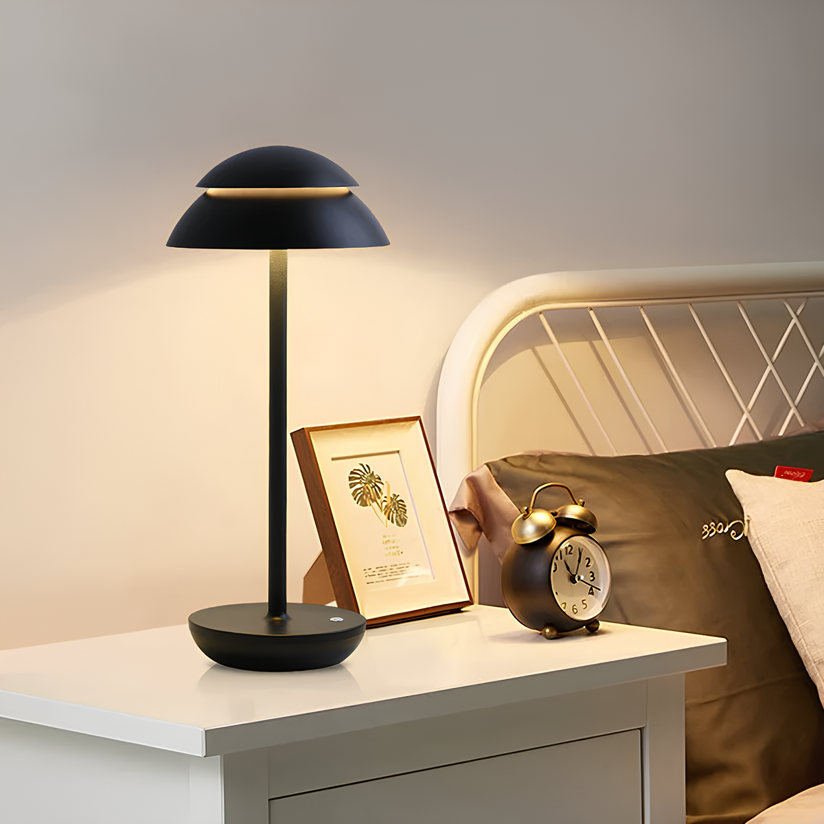 Ściemnialna skandynawska aluminiowa lampa stołowa bezprzewodowa