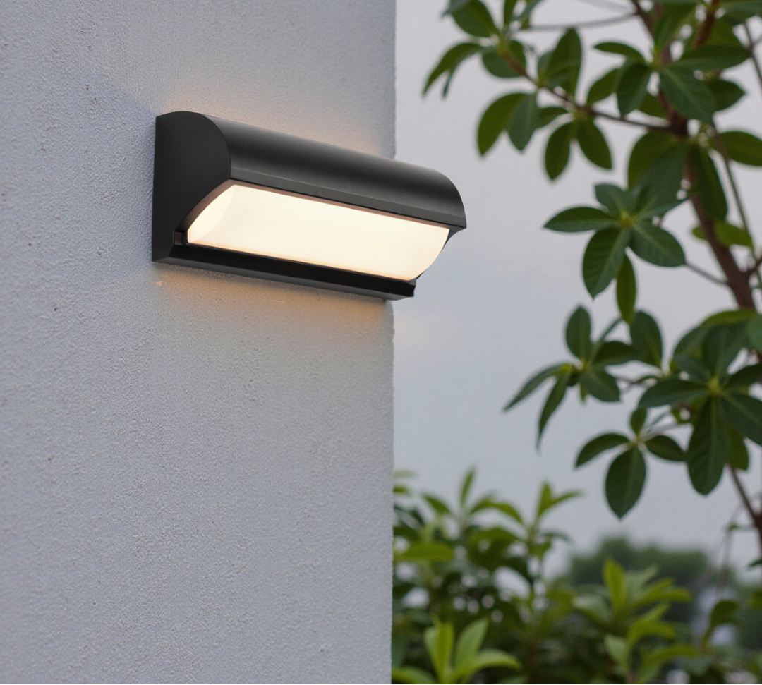 Zewnętrzna lampa ścienna LED w czarnym wykończeniu