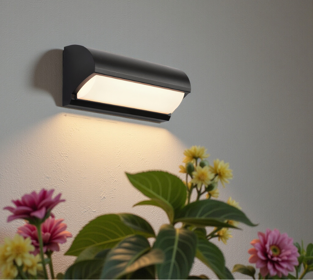 Zewnętrzna lampa ścienna LED w czarnym wykończeniu