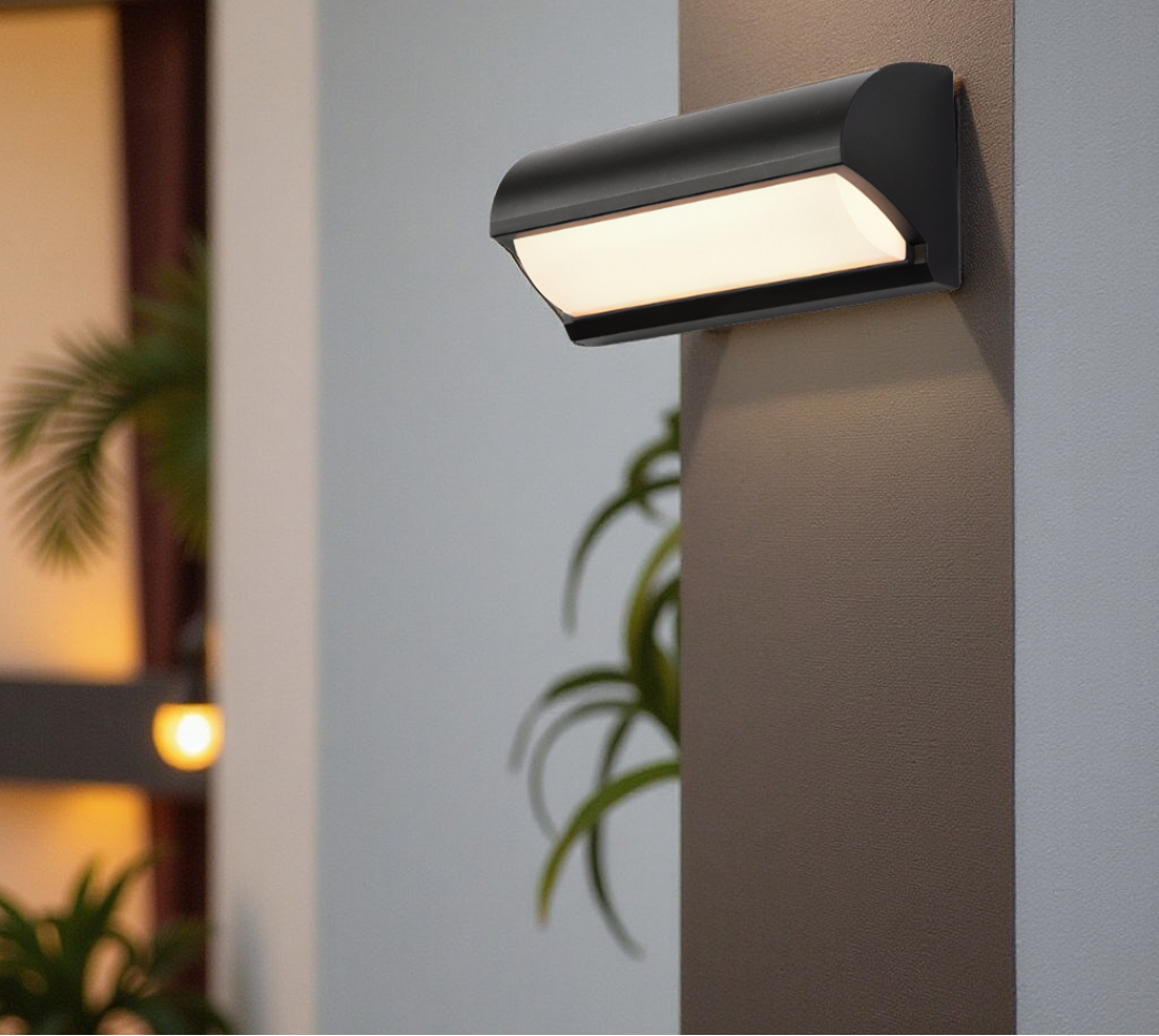 Zewnętrzna lampa ścienna LED w czarnym wykończeniu