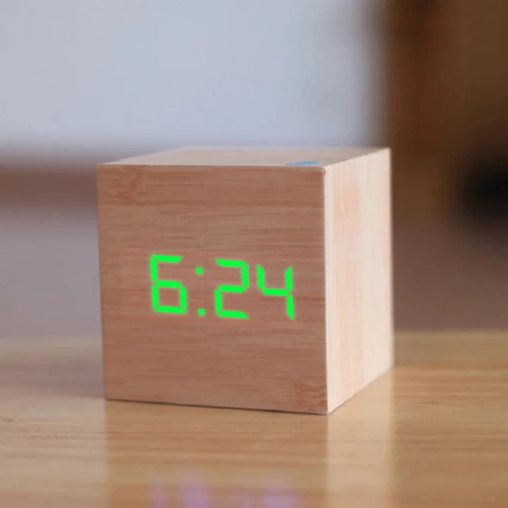 Kompaktowy mini budzik cyfrowy LED