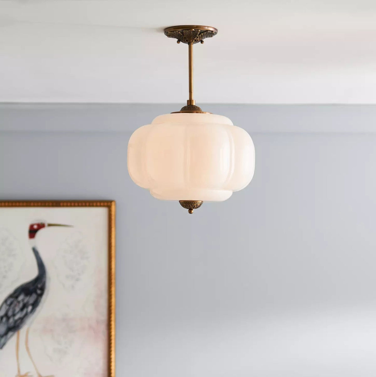 Szklana lampa sufitowa półplafon o zaokrąglonej formie