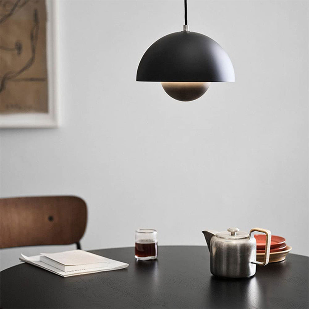 Lustre suspendu minimaliste multicolore en forme de demi-dôme