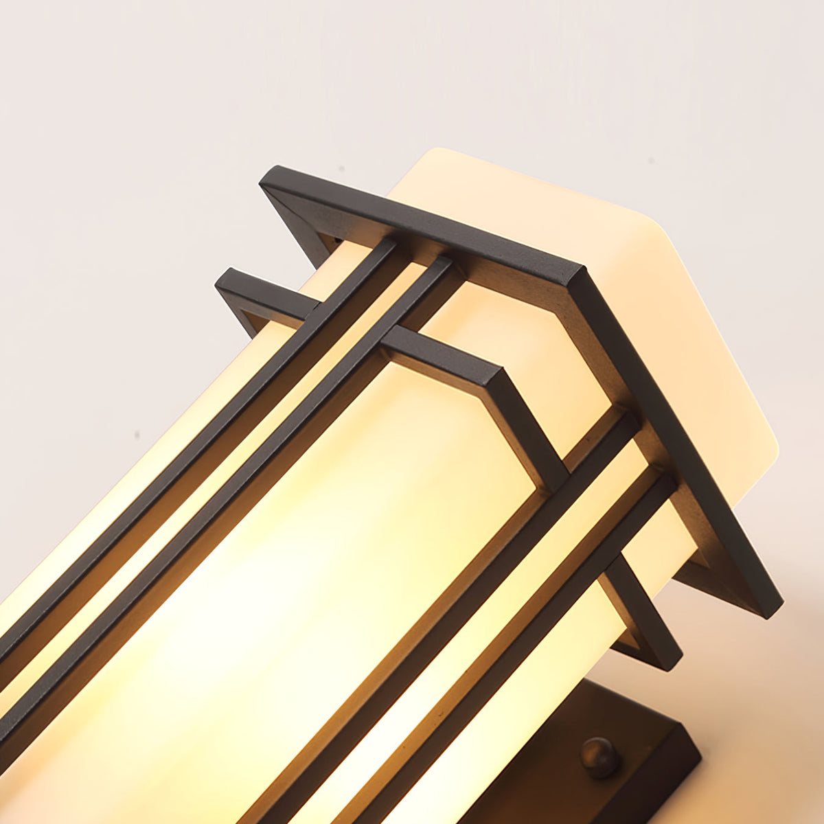 Zewnętrzna lampa ścienna LED z prostokątnym kloszem i ramą