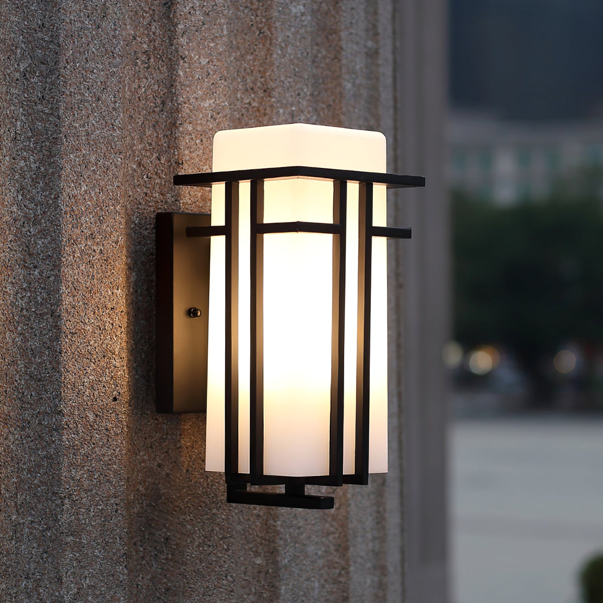 Zewnętrzna lampa ścienna LED z prostokątnym kloszem i ramą