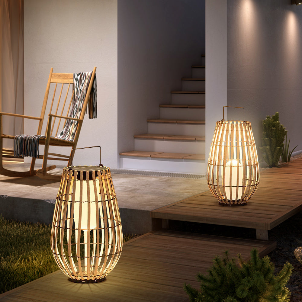 Lampa ogrodowa z rattanu solarnego