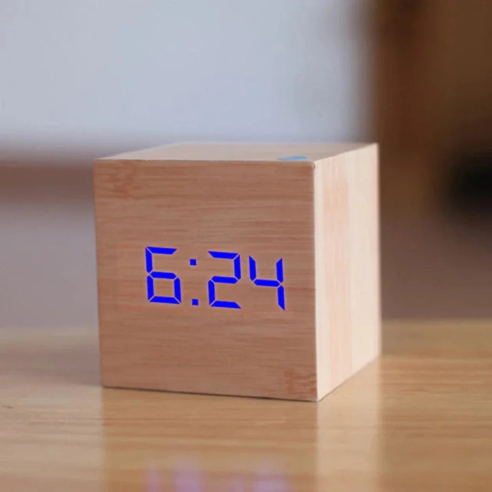 Kompaktowy mini budzik cyfrowy LED