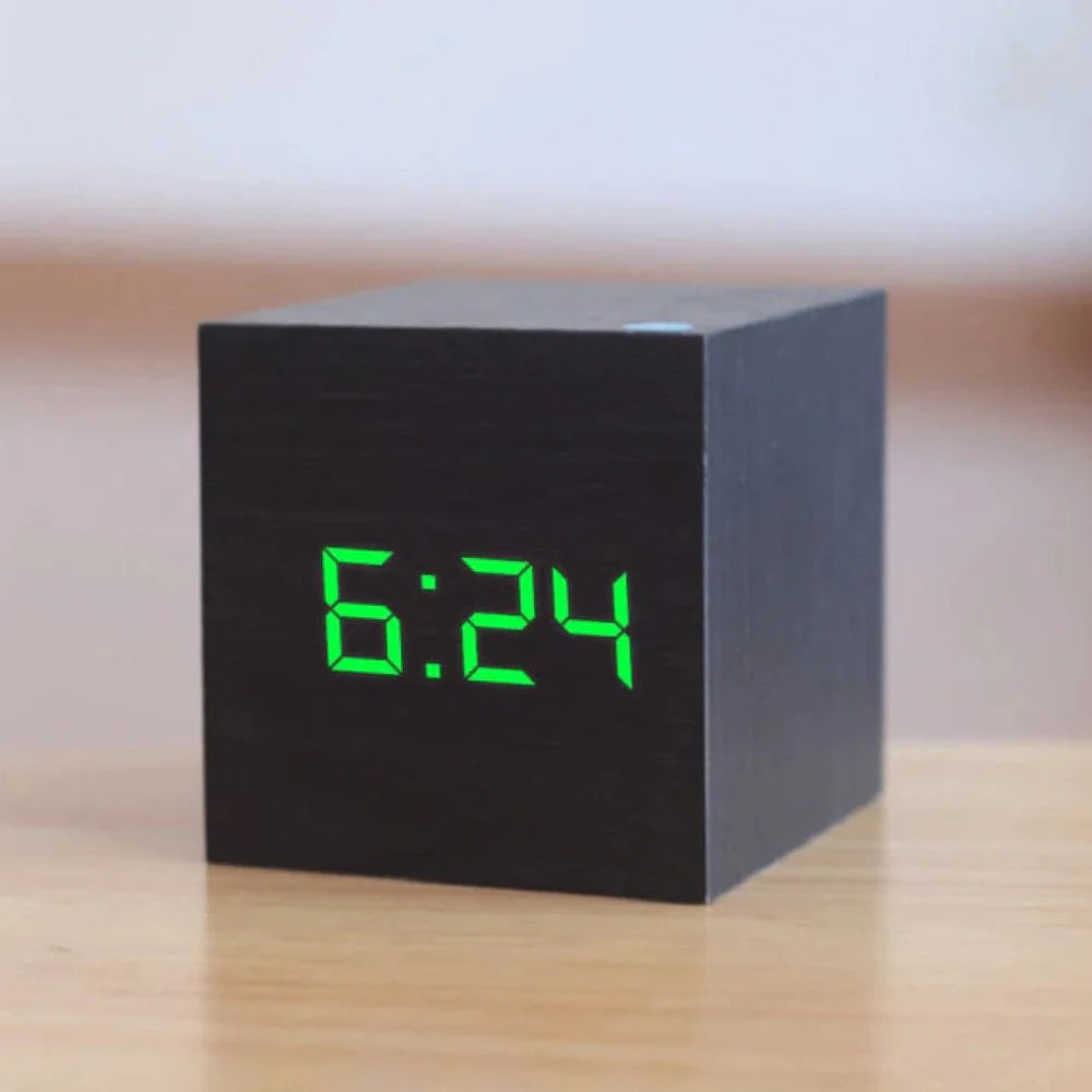 Kompaktowy mini budzik cyfrowy LED