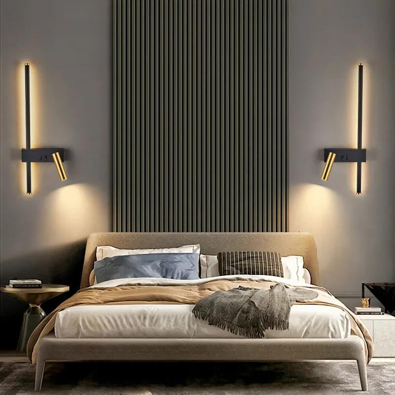 Lampa ścienna z pionową listwą i regulowanym reflektorem