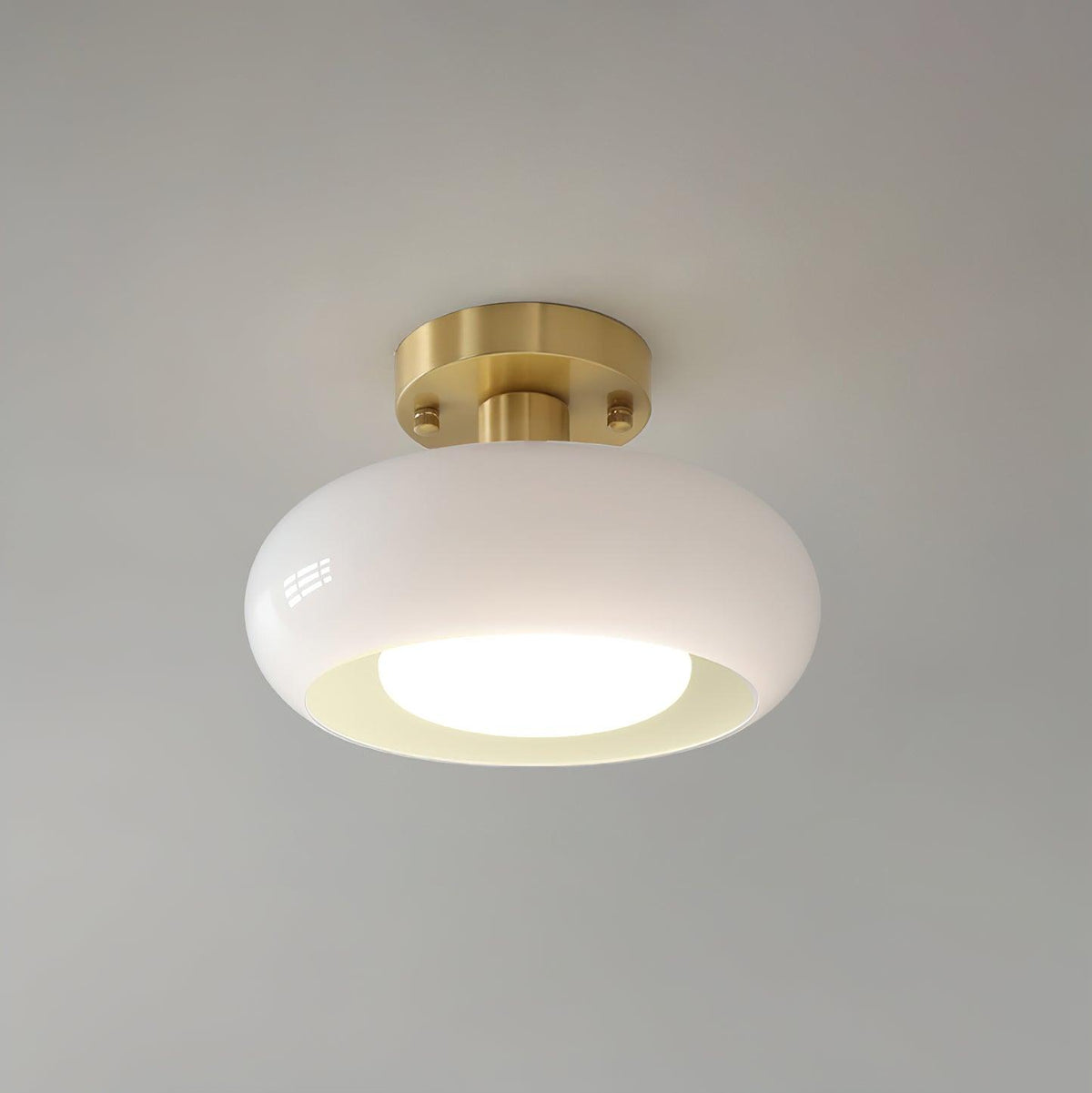 Nowoczesna lampa sufitowa ring z zaokrągloną oprawą