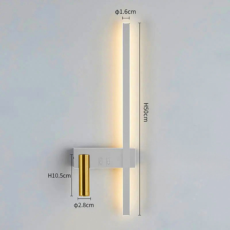 Wandlamp met verticale lat en verstelbare spot