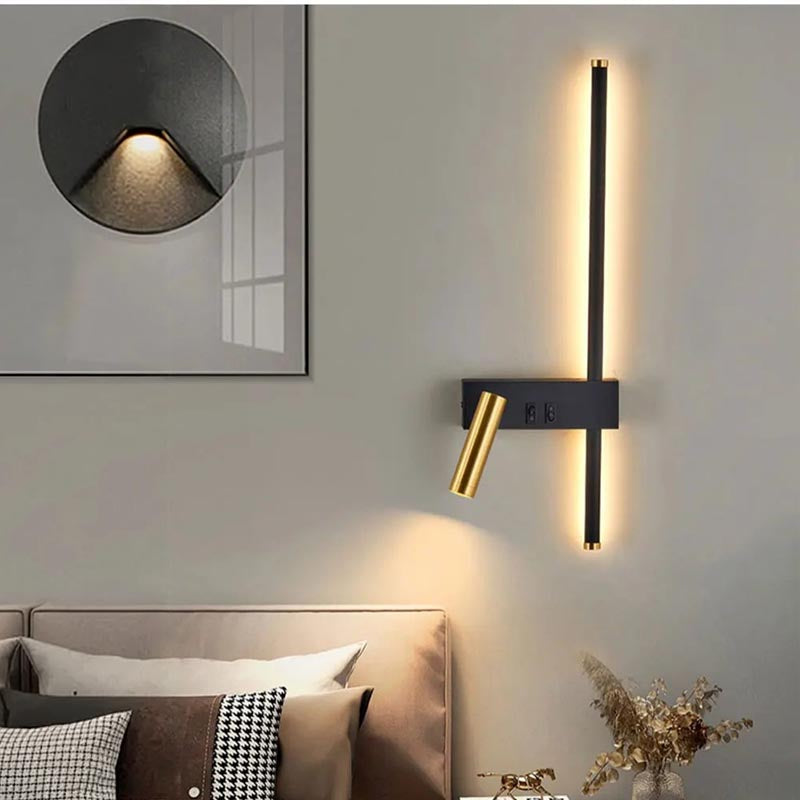 Wandlamp met verticale lat en verstelbare spot