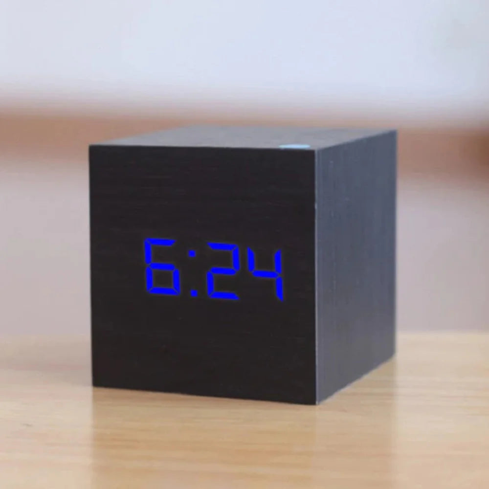 Kompaktowy mini budzik cyfrowy LED