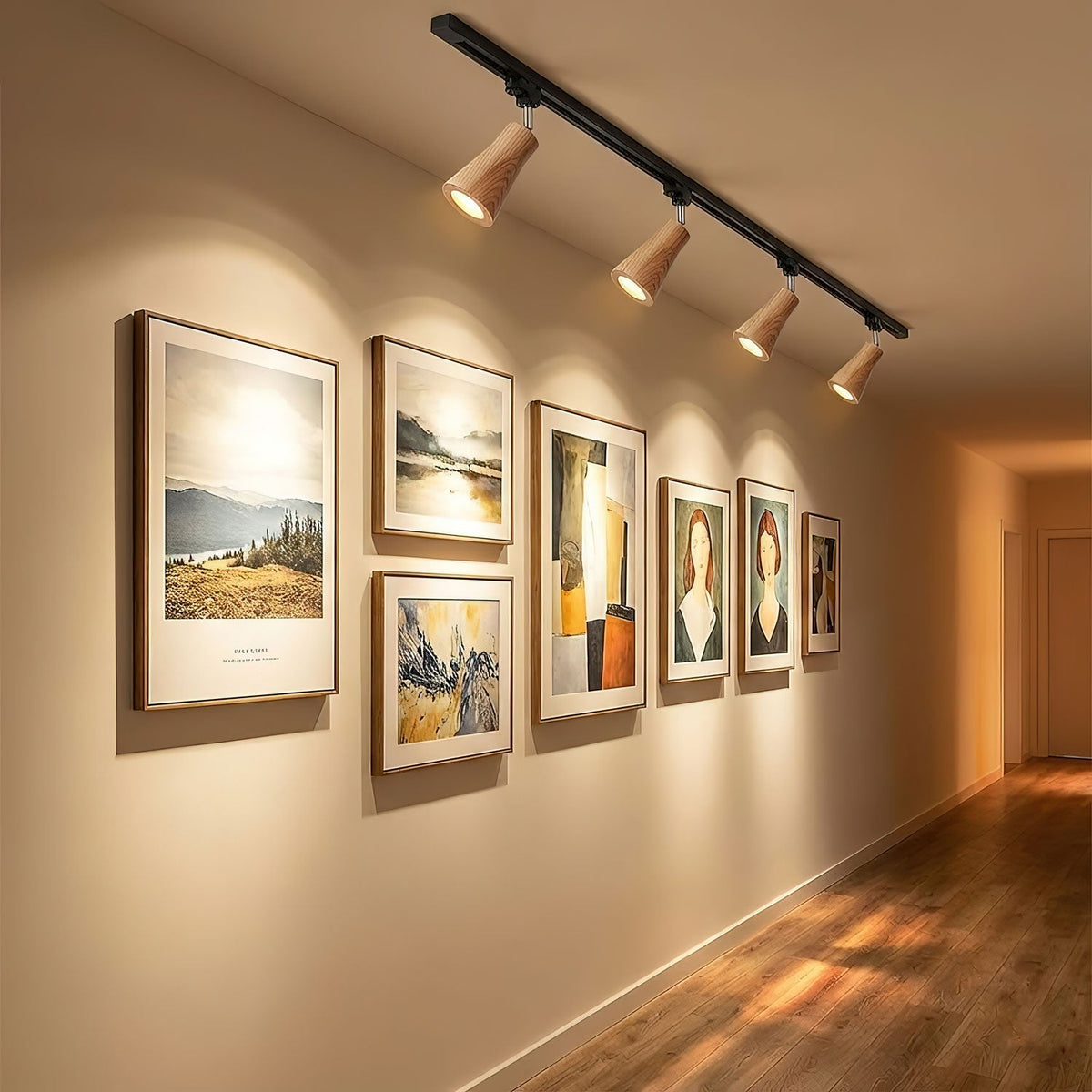 Grote plafondlamp voor de woonkamer met houten spots