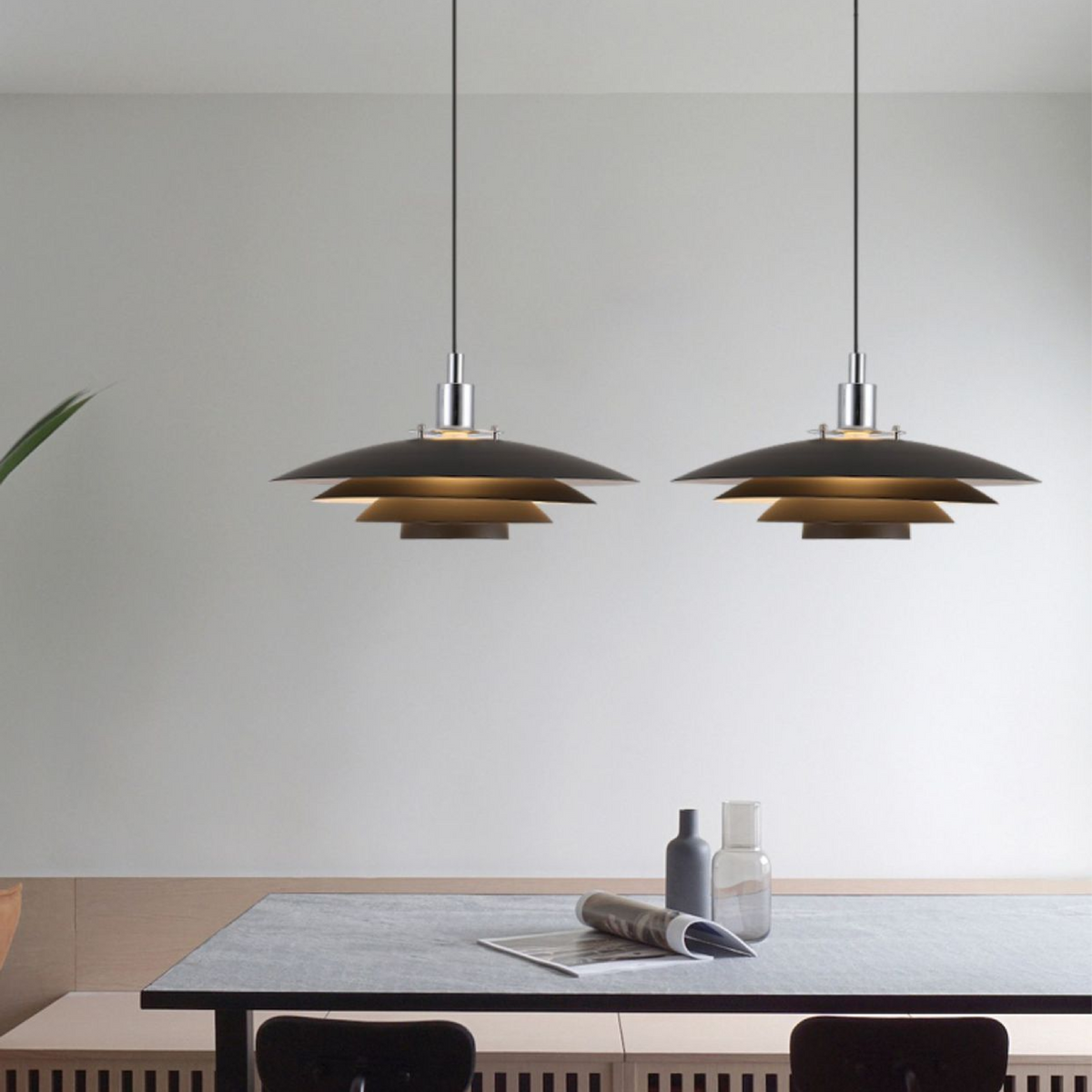 Lampa wisząca z organicznej warstwy metalu