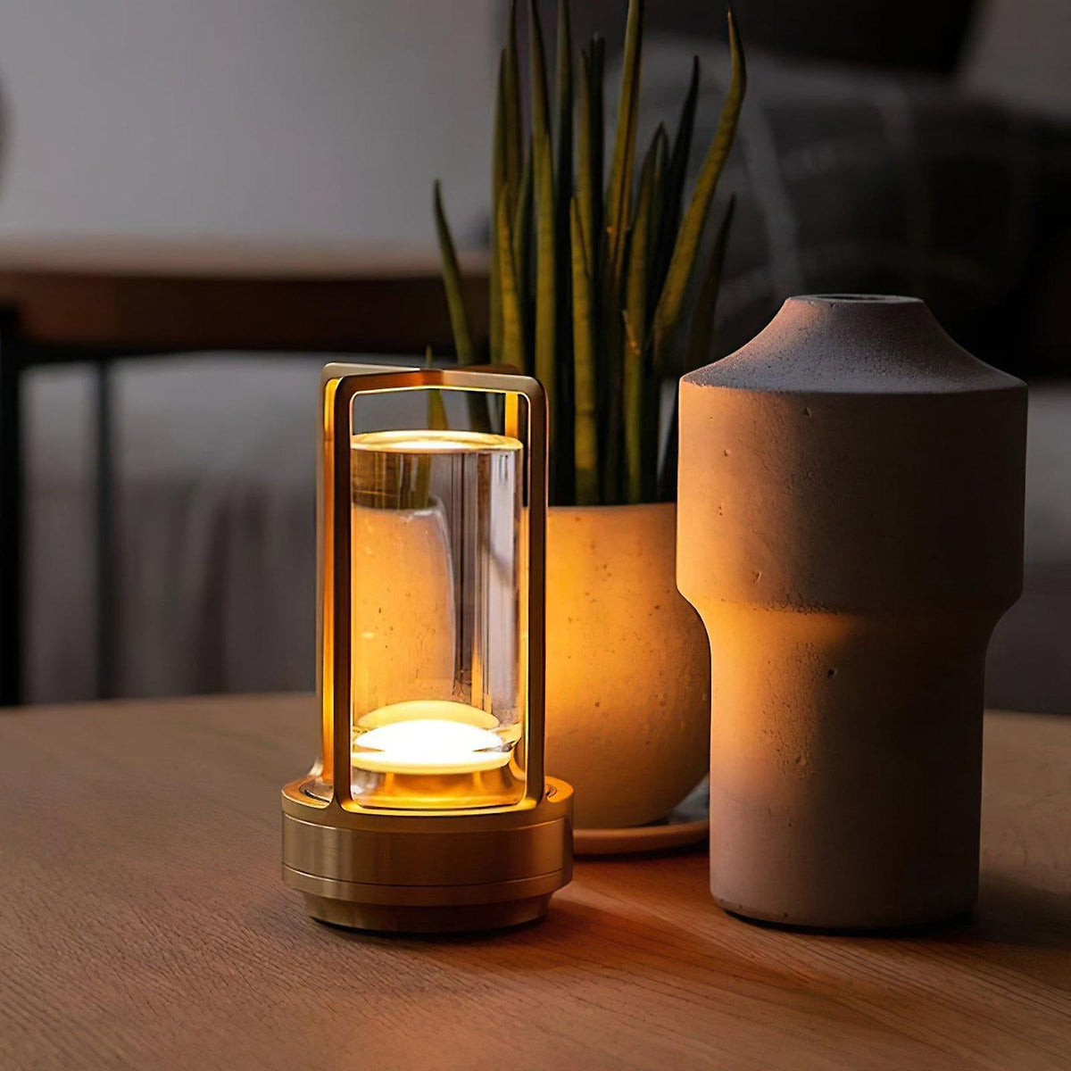 Bezprzewodowa metalowa lampa cylindryczna z kryształem