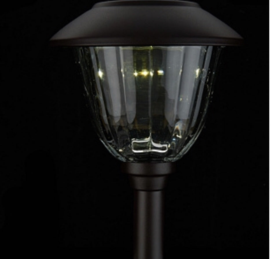 Zestaw ośmiu solarnych lamp ścieżkowych ze stali nierdzewnej