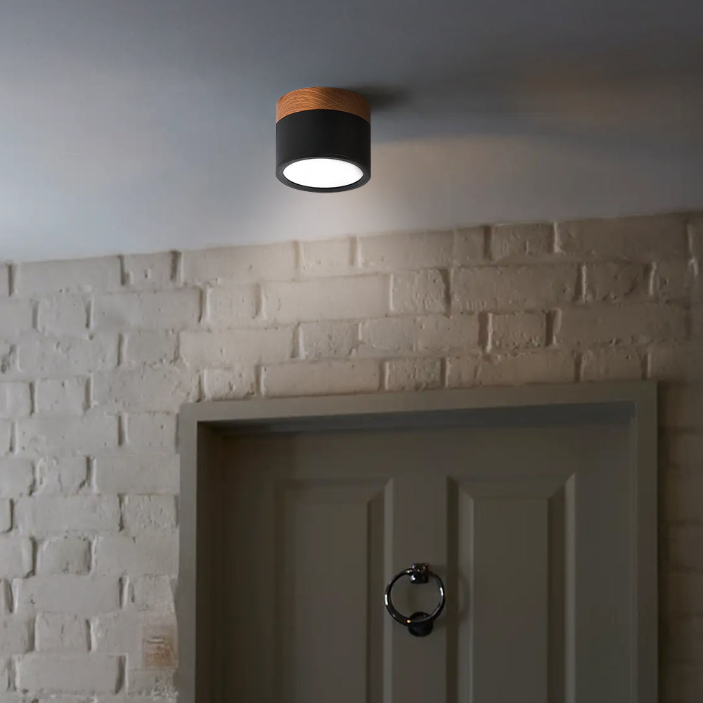 Nowoczesna lampa sufitowa z drewnianym akcentem 11