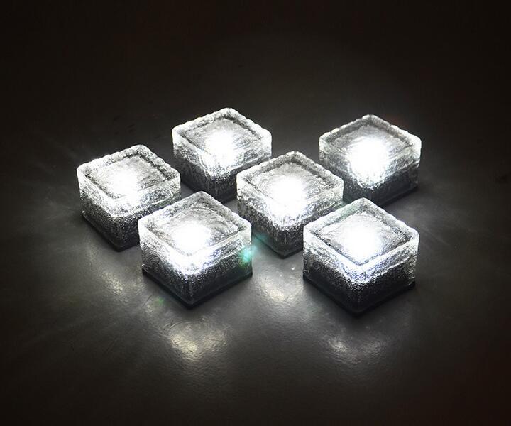 Solarowa lampa ogrodowa LED z efektem fali wodnej