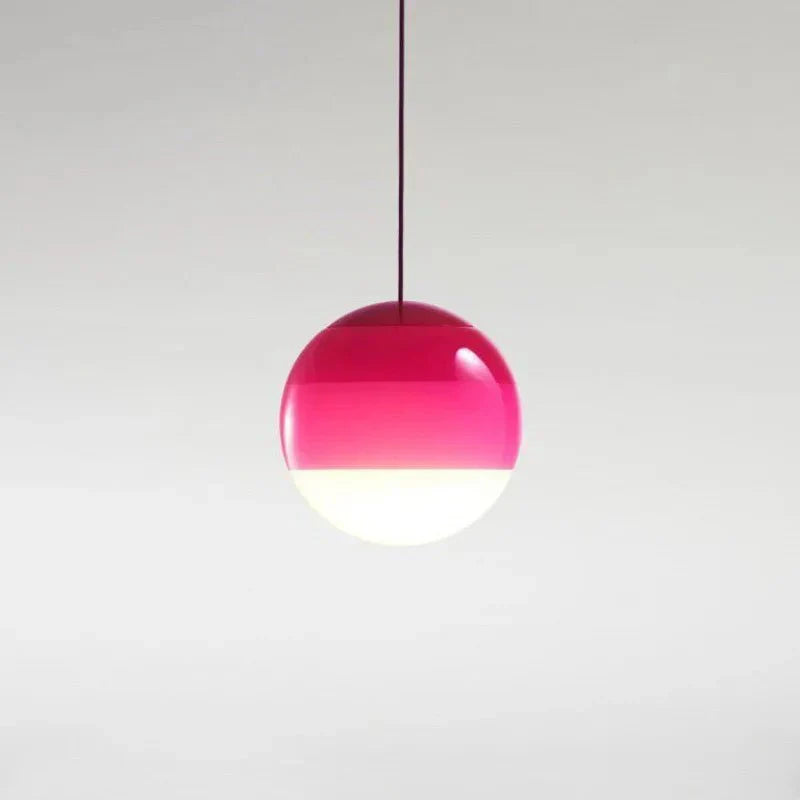 Szklana lampa wisząca z gradientowym zabarwieniem