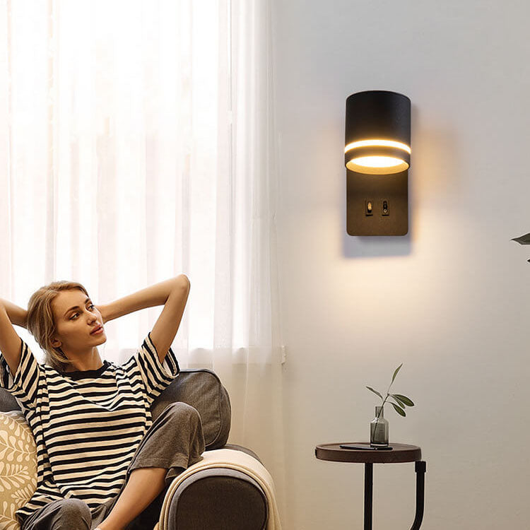 Minimalistyczny kinkiet ścienny LED z obrotowym reflektorem do czytania