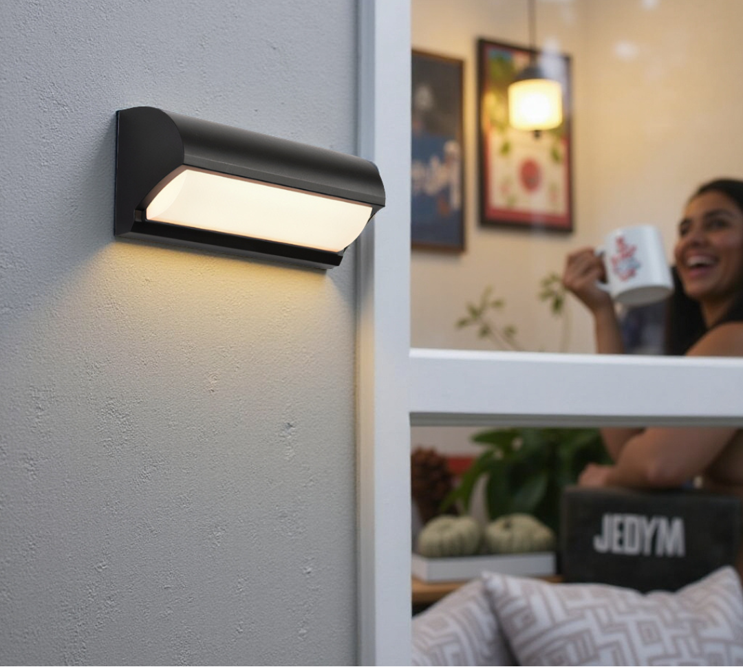 Zewnętrzna lampa ścienna LED w czarnym wykończeniu