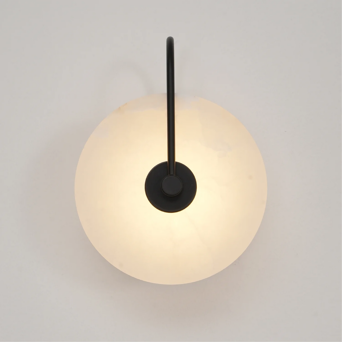 Minimalistyczna marmurowa lampa ścienna LED