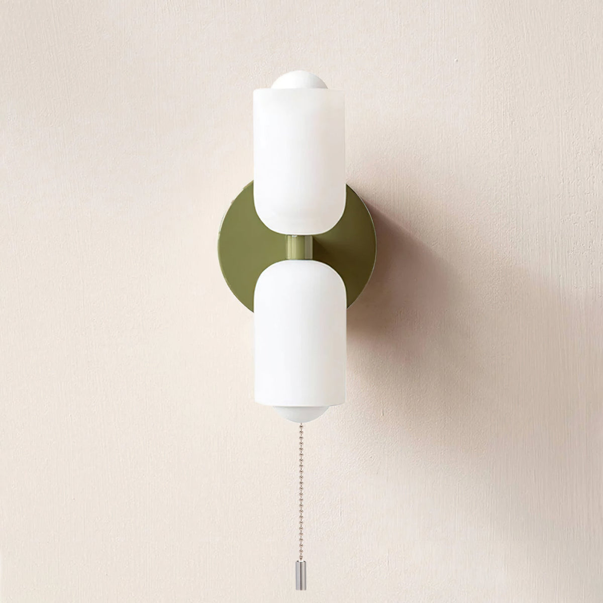 Minimalistische wandlamp met twee cilindrische lampenkappen