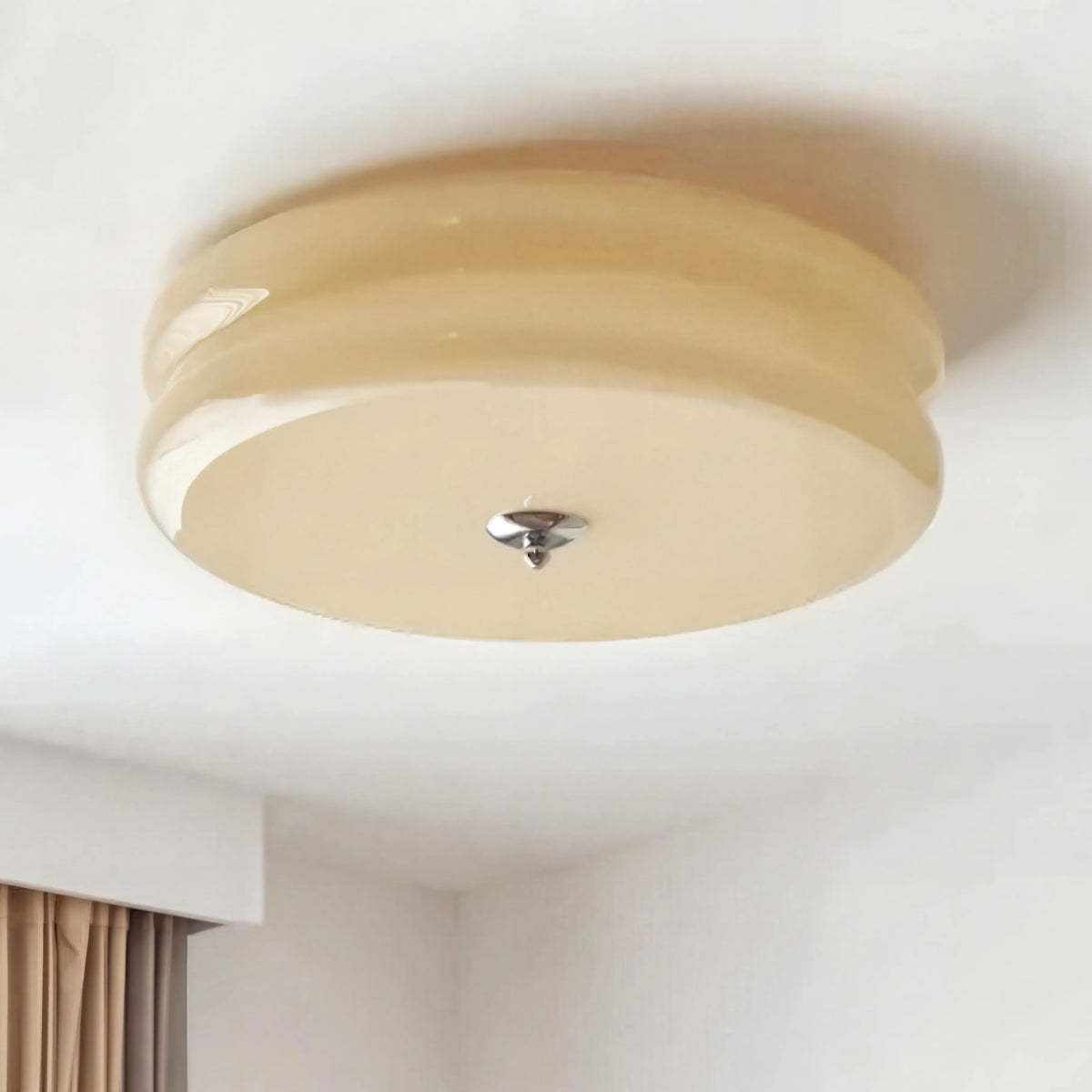 Noordse plafondlamp met gelaagde glazen lampenkap