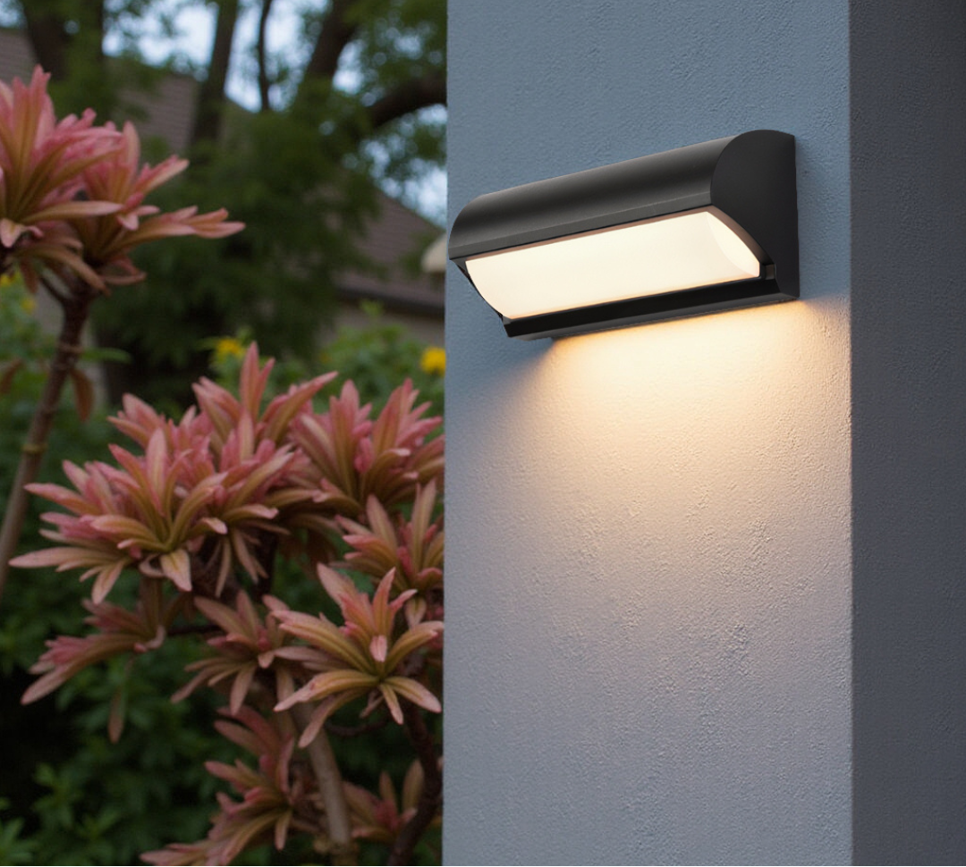 Zewnętrzna lampa ścienna LED w czarnym wykończeniu