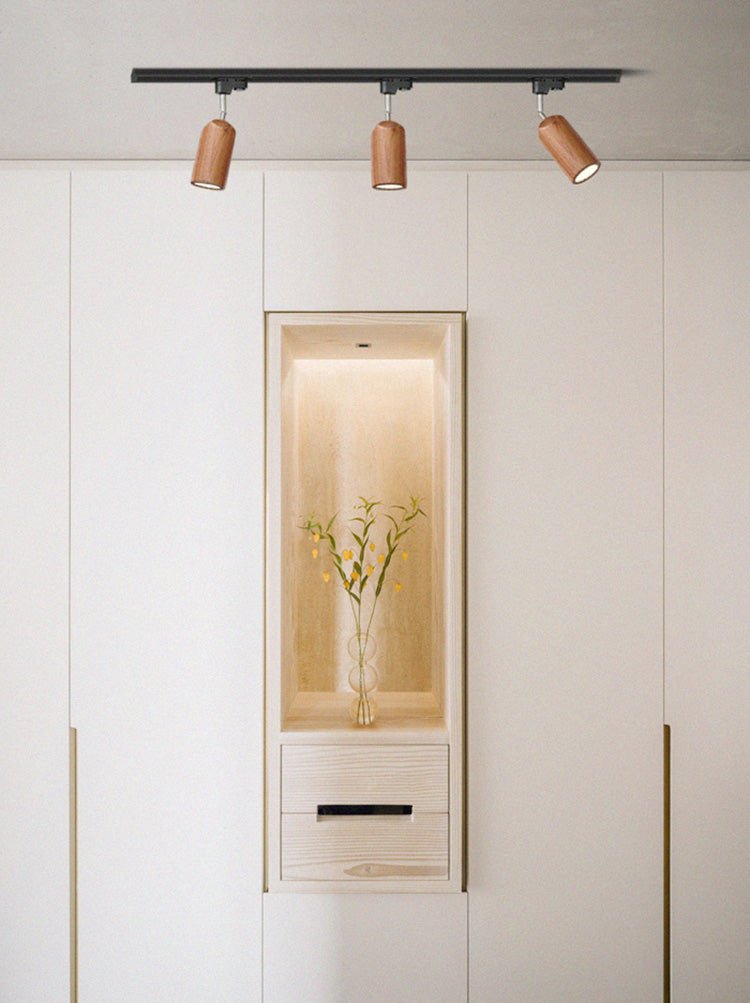 Grote plafondlamp voor de woonkamer met houten spots