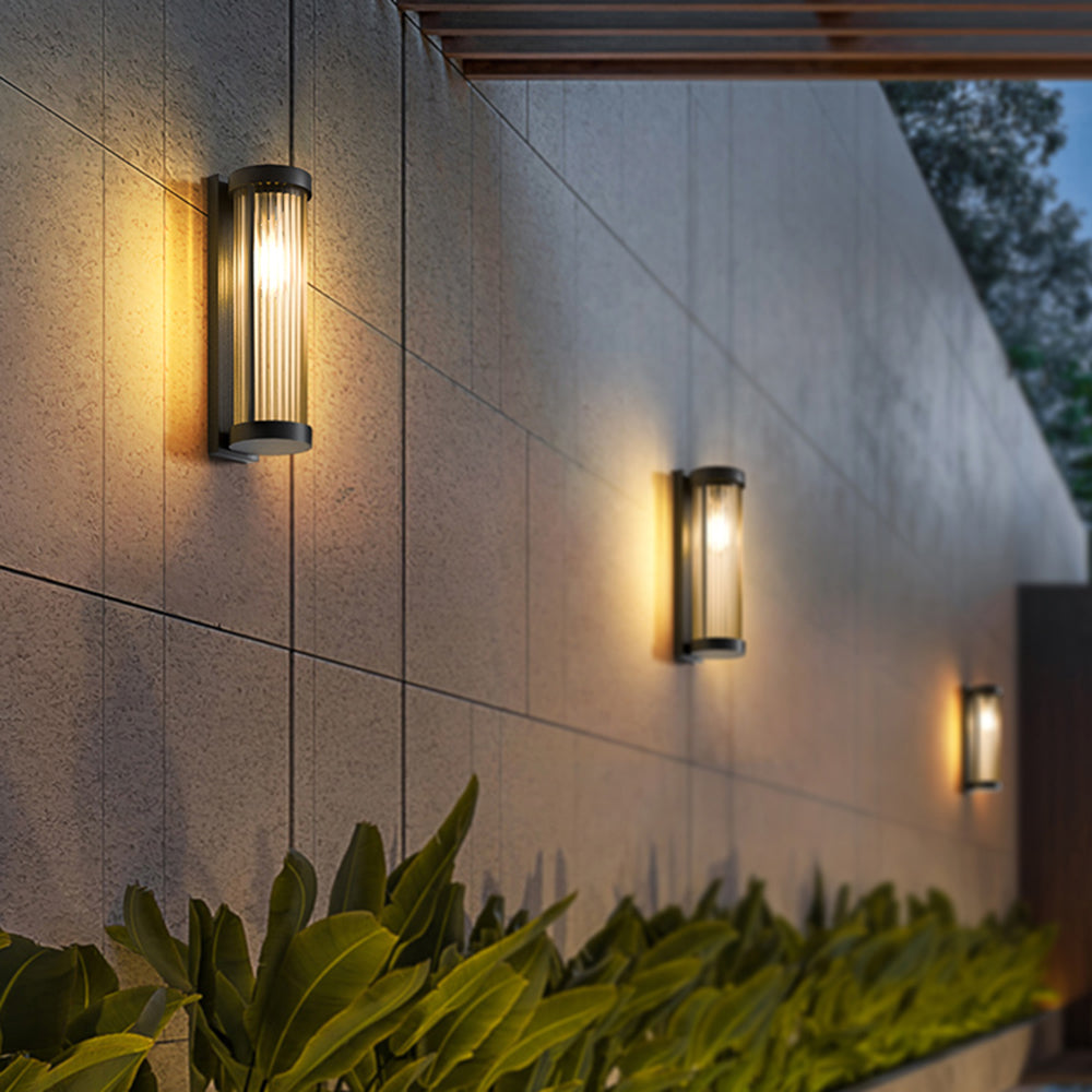 Outdoor solar LED wall lighting with up and down light emission
