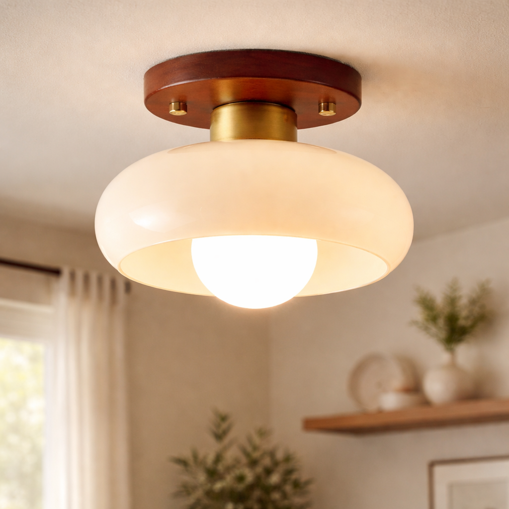Crèmekleurige Bauhaus-plafondlamp met houten voet