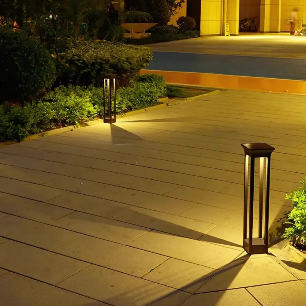 Zewnętrzna lampa stojąca z prostokątną otwartą ramą