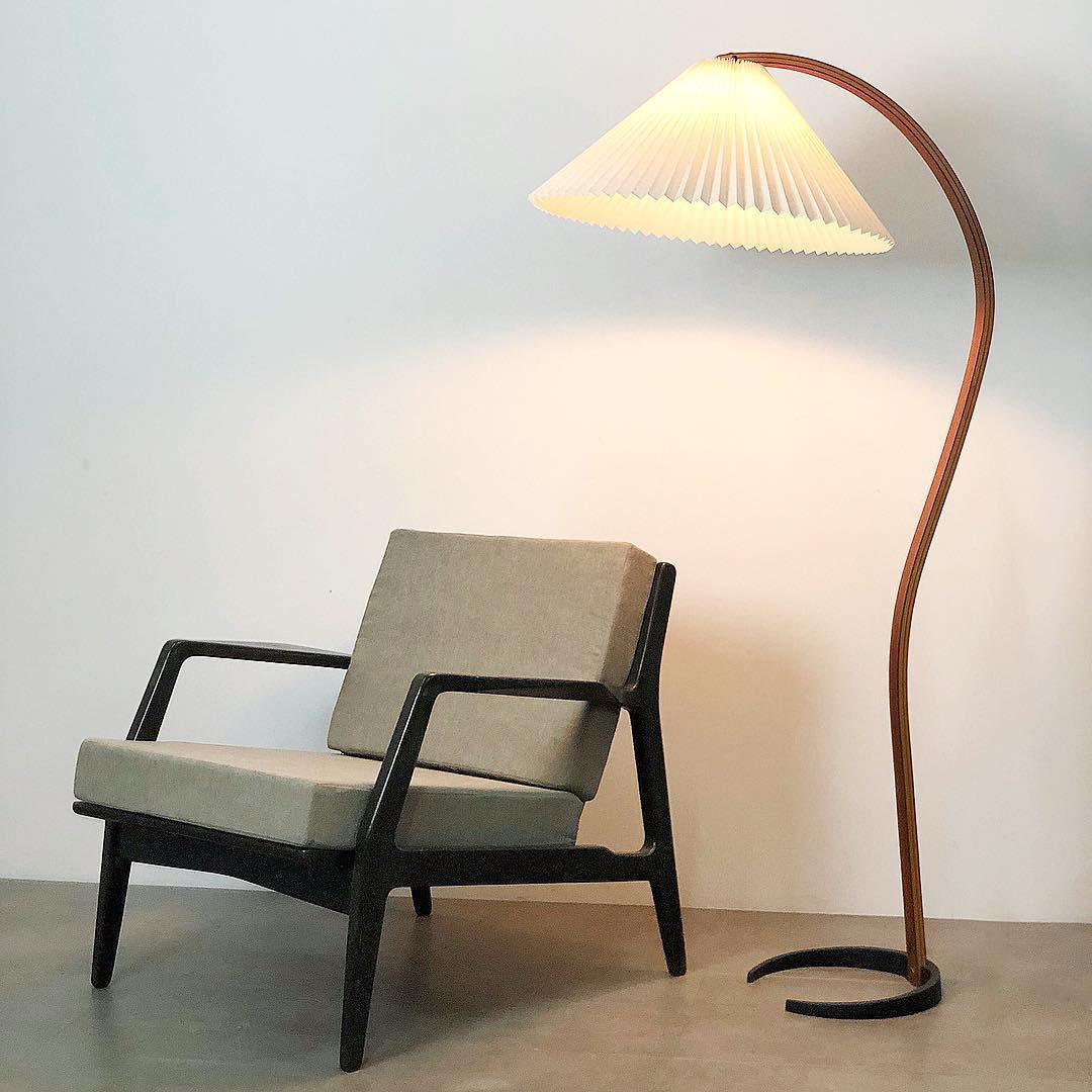 Moderne gebogen vloerlamp
