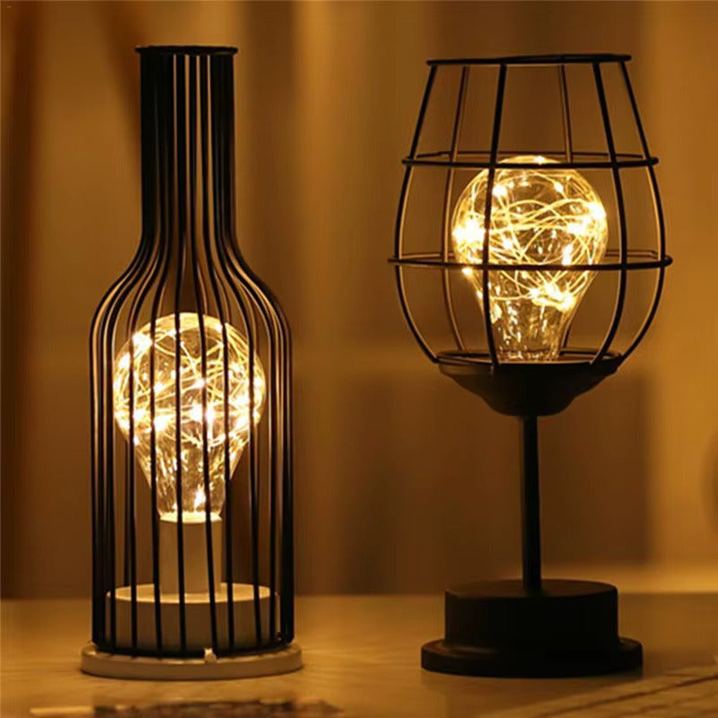 Draadloze lampa dekoracyjna LED z metalową osłoną