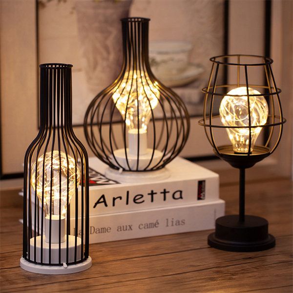 Draadloze lampa dekoracyjna LED z metalową osłoną