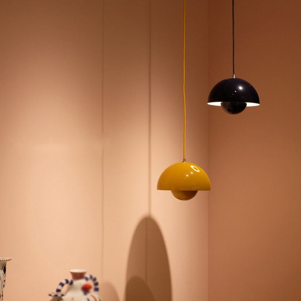 Lustre suspendu minimaliste multicolore en forme de demi-dôme  