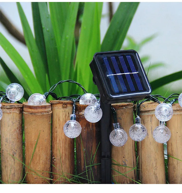 Zewnętrzne oświetlenie solarne LED w formie girland