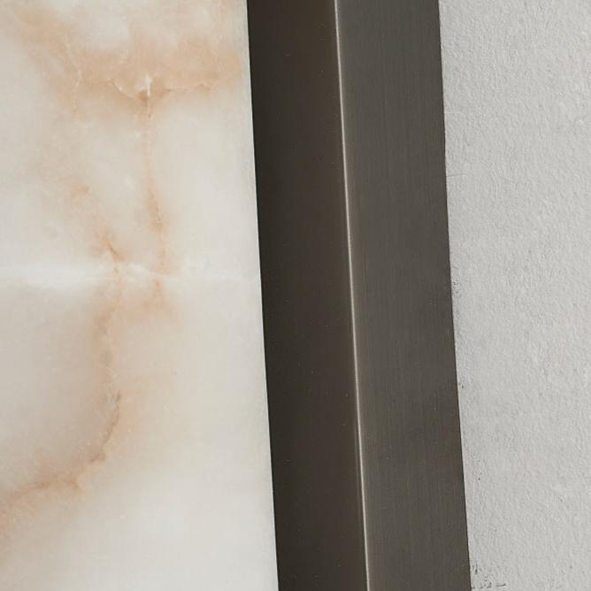 Wandlamp met verticale cilindervormige lichtbron en smalle bevestiging