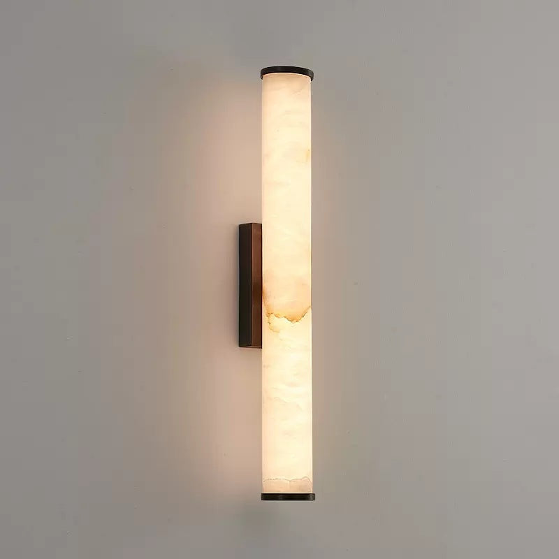 Wandlamp met verticale cilindervormige lichtbron en smalle bevestiging