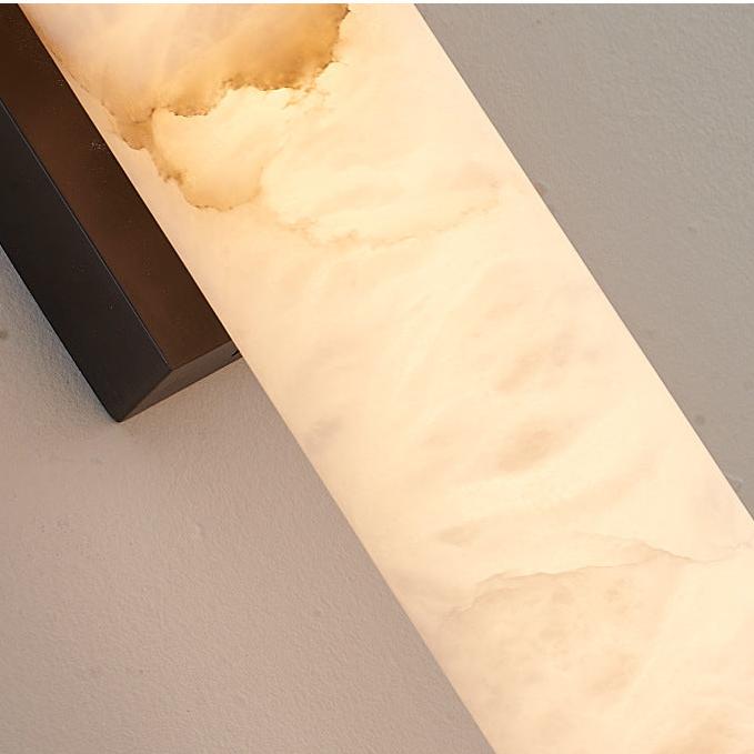 Wandlamp met verticale cilindervormige lichtbron en smalle bevestiging