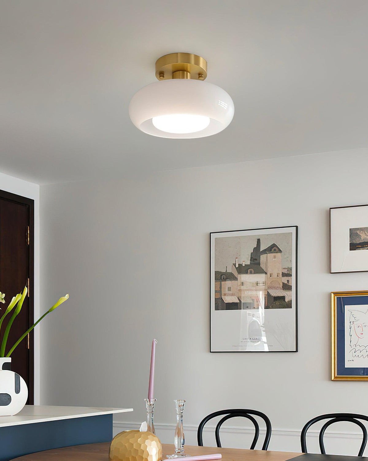 Nowoczesna lampa sufitowa ring z zaokrągloną oprawą