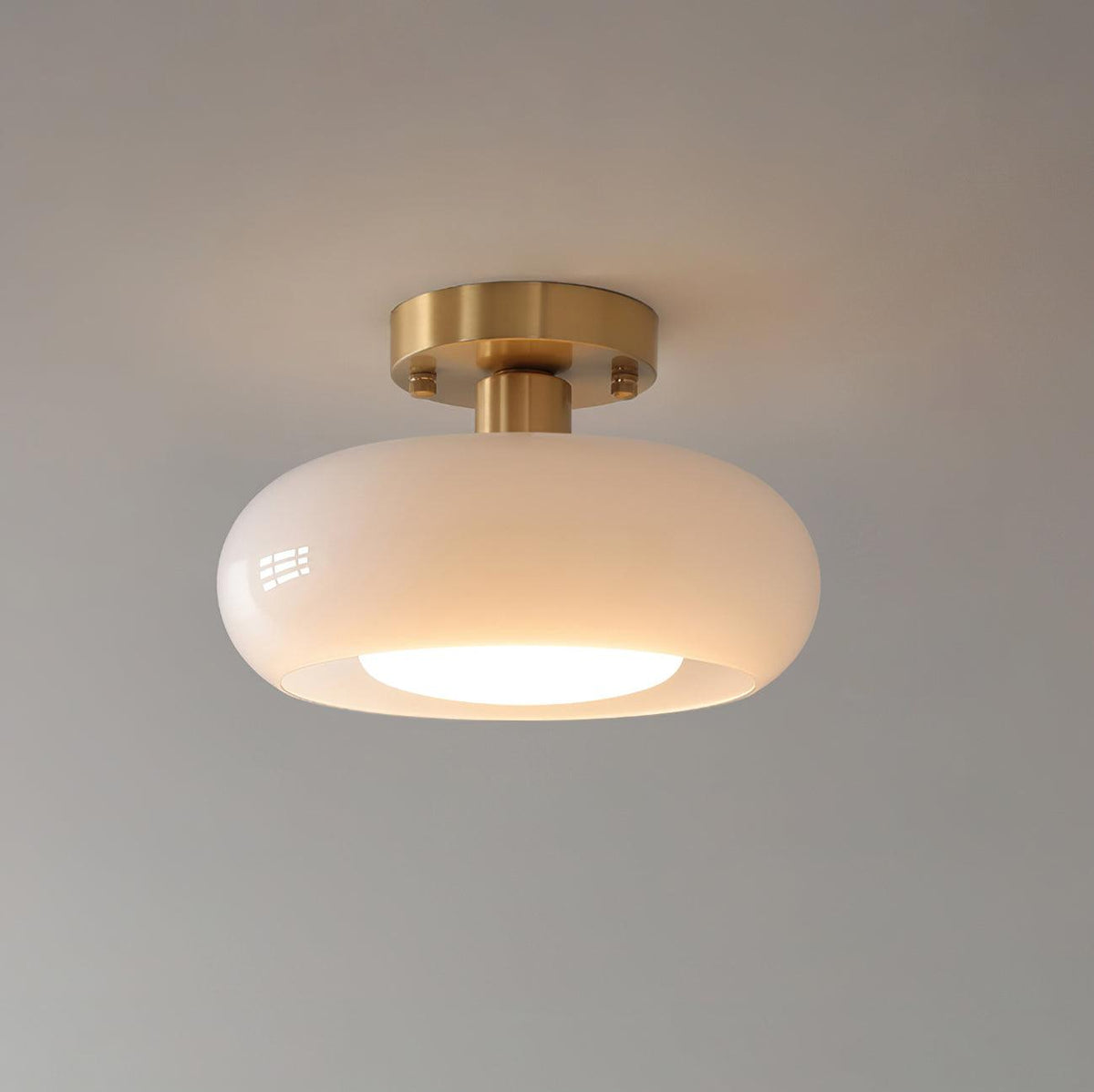 Nowoczesna lampa sufitowa ring z zaokrągloną oprawą