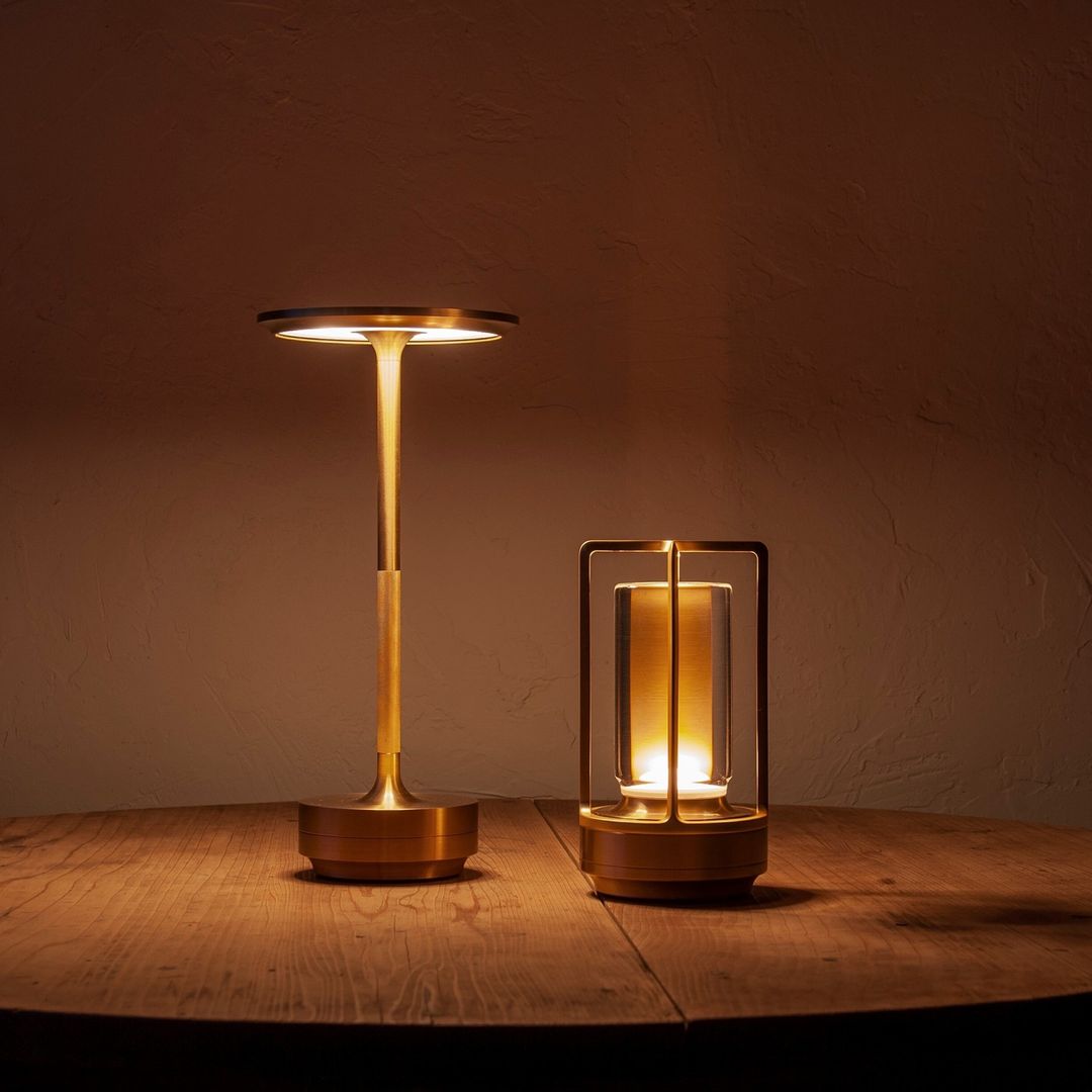 Draadloze metalen cilindrische lamp met kristal