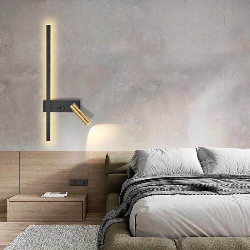 Wandlamp met verticale lat en verstelbare spot