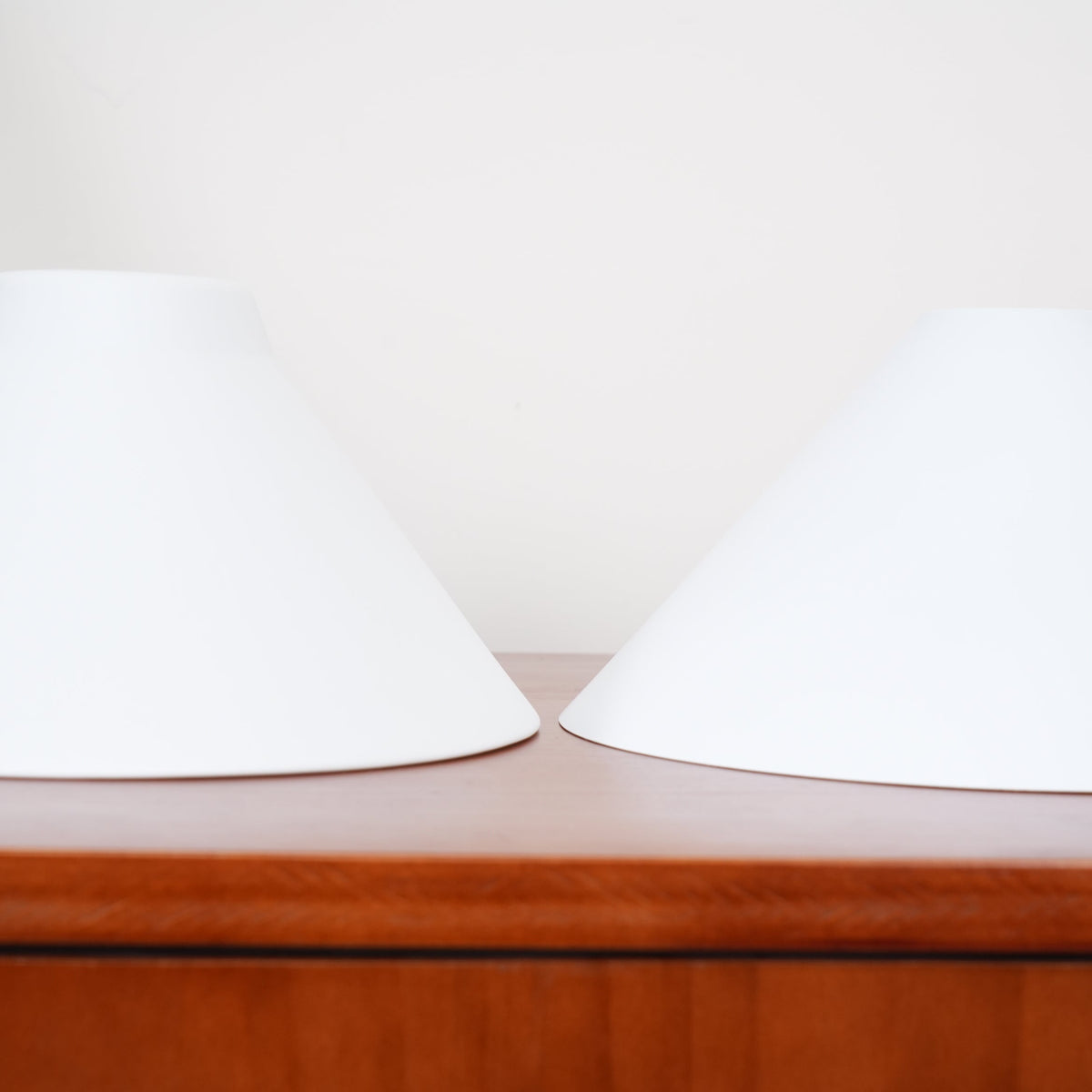 Lampa wisząca z dwoma kloszami metal szkło